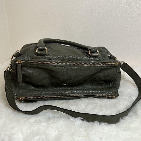 💯Authentic Givenchy Pandora Handbag🍀 - Picture 14 of 16